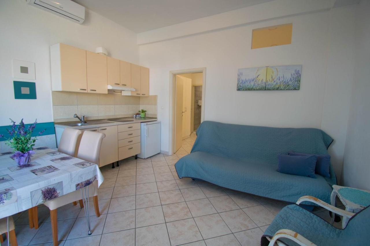 Family apartment Manuela - Baška Voda Exteriér fotografie