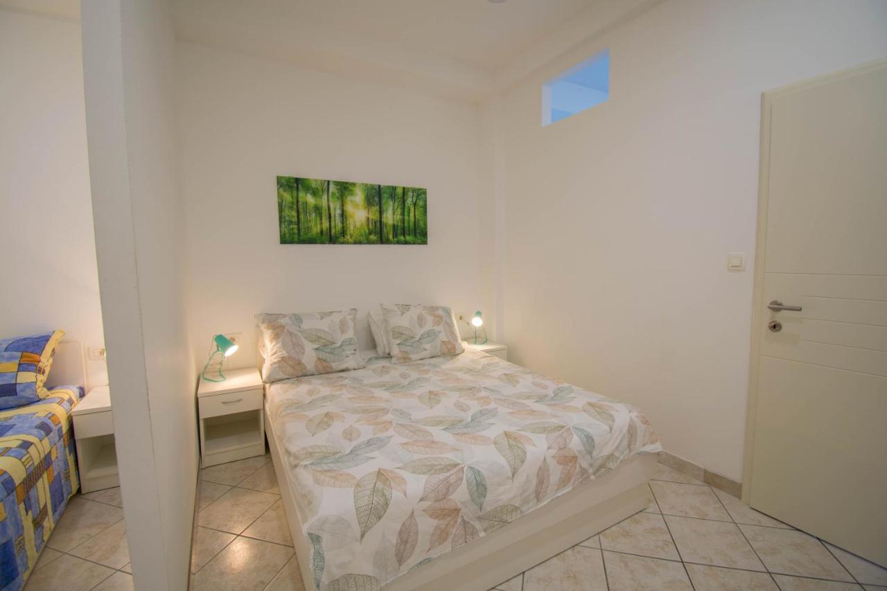 Family apartment Manuela - Baška Voda Exteriér fotografie